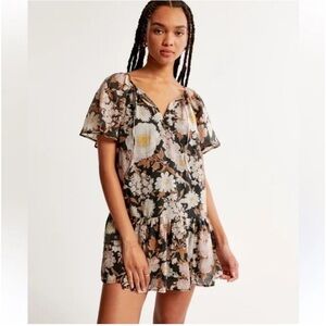 NWT Abercrombie & Fitch Floral Floaty Trapeze Mini Dress size small